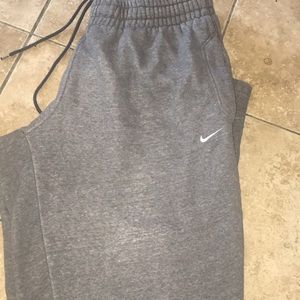 Medium Men’s Nike sweats